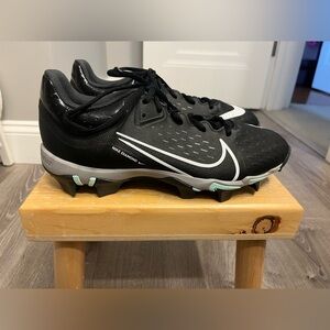 Women's Nike Hyper Diamond 4  Softball Cleats- Size 9.5- New Without Box